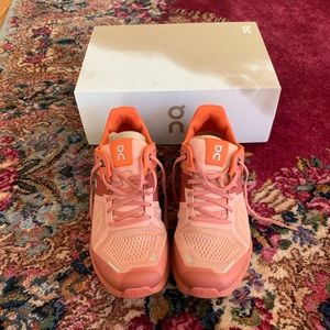 OnCloud Sneakers - Women’s Size 10